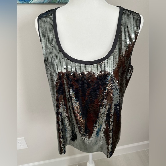 Elie Tahari NWT Silver Sequin Sleeveless Silk Top Scoop Neck Gorgeous Chic - Picture 10 of 10